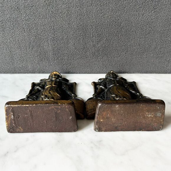 Vintage Dutch Milk Maid Bookends Cast Iron Dutch Girl with Milk Pails Door Stop - Picture 8 of 10